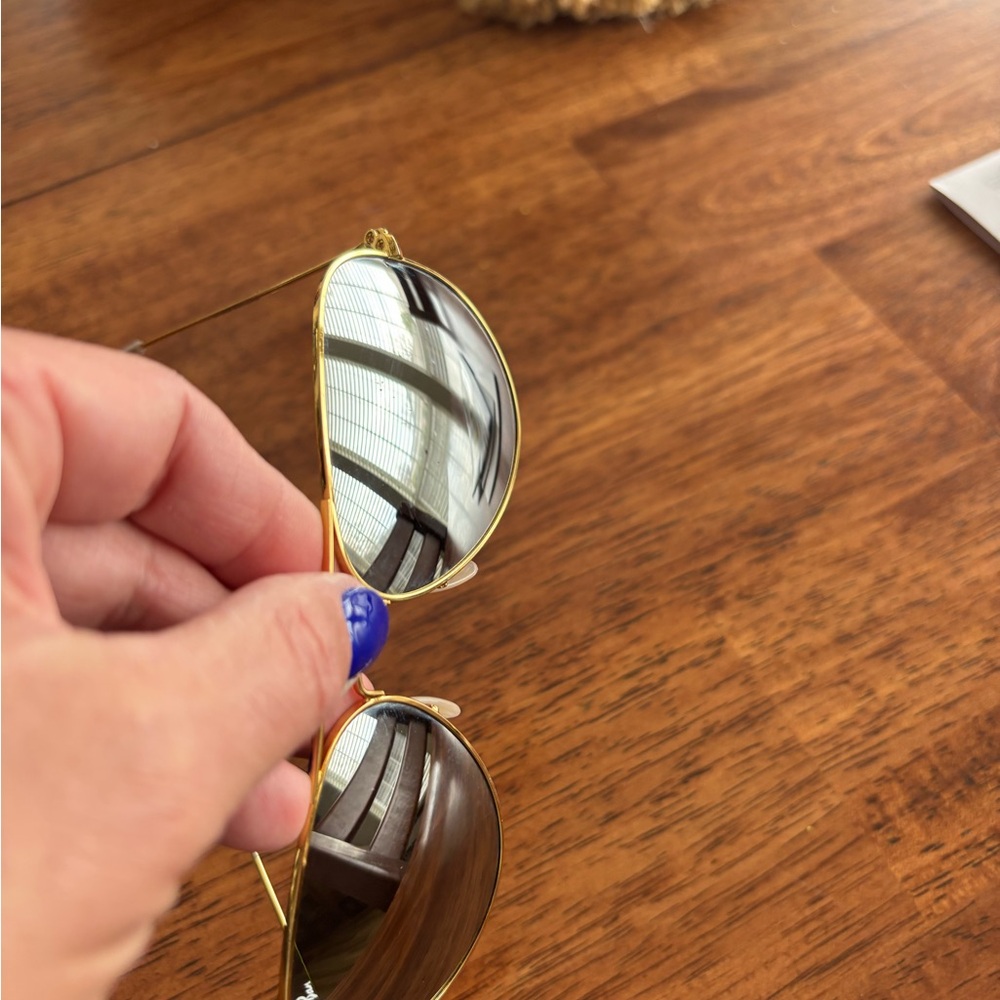 (SOLD) RayBan Aviators - Picture 2 of 4
